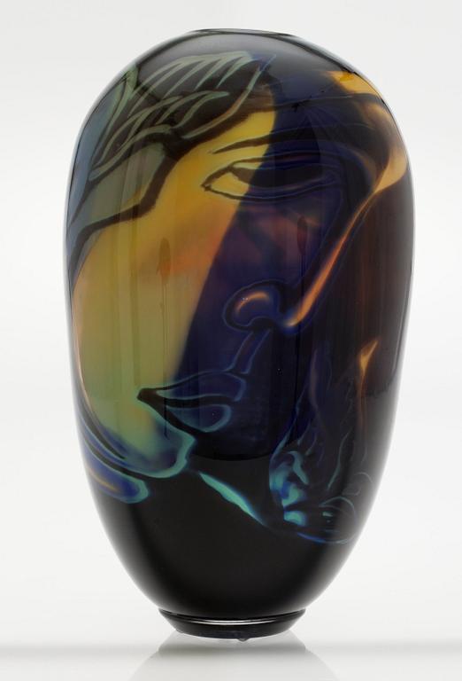 An Eva Englund graal glass vase, Muraya 1992.