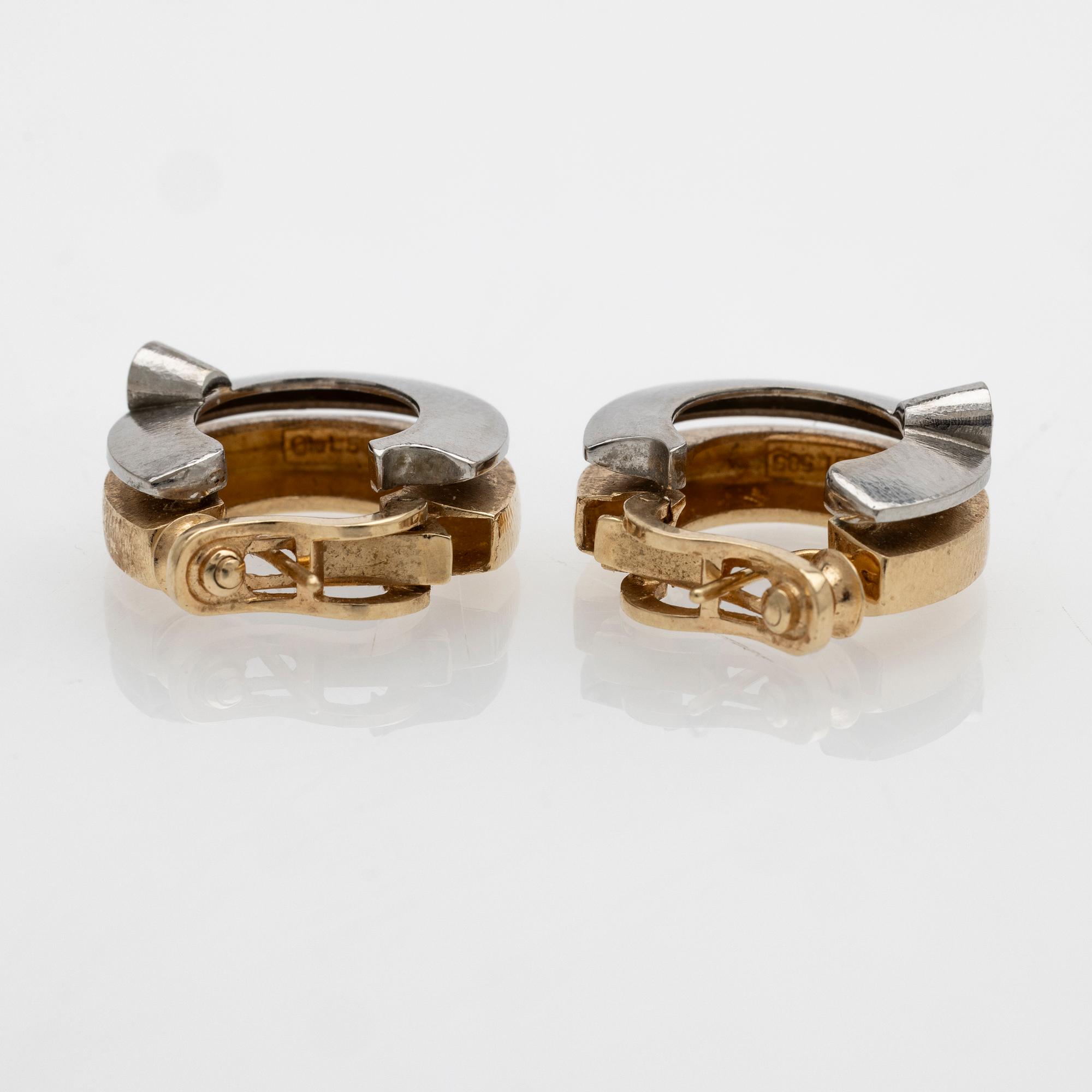 Ole Lynggaard, Earrings, a pair, 18K gold and white gold with brilliant-cut diamonds.