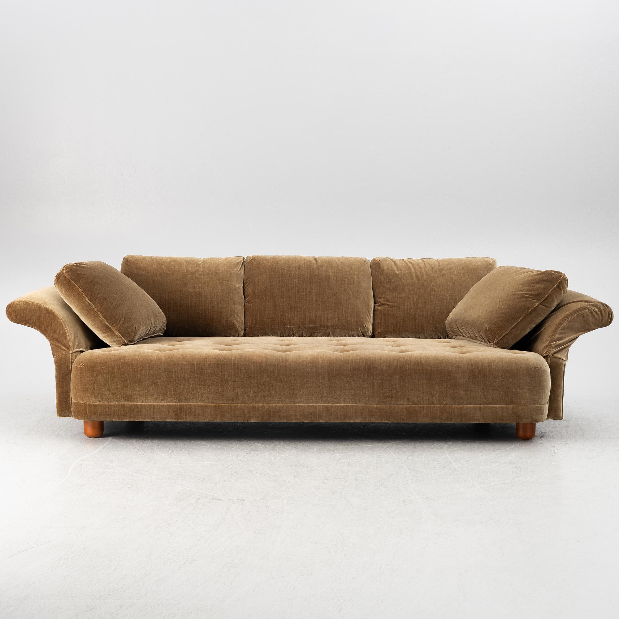 Josef Frank, a sofa. 'Liljevalchssoffan', Svenskt Tenn.