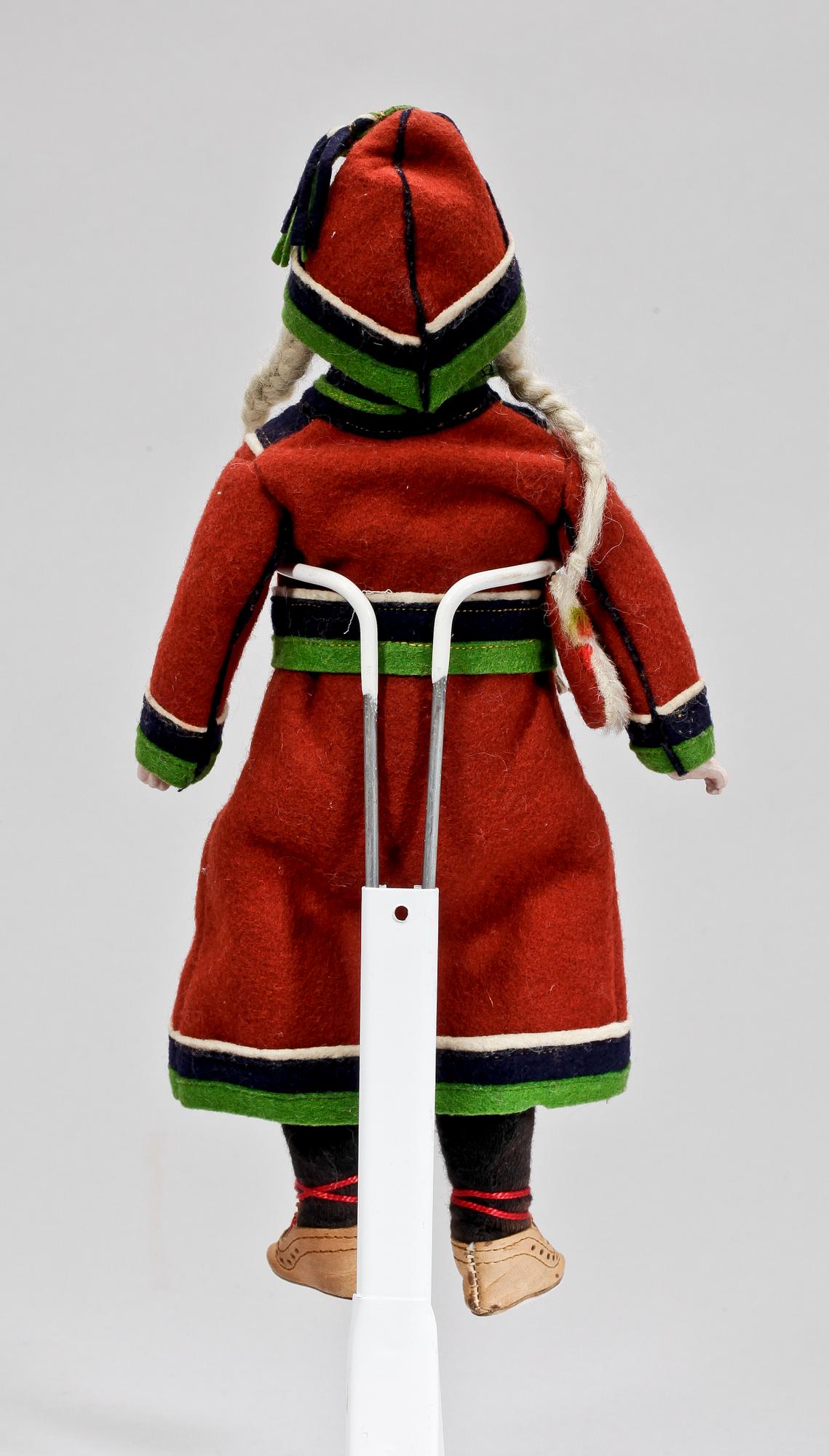 DOCKA, biskviporslin, 1800/1900-tal.