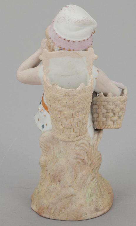 FIGURIN, biskviporslin, Kuznetsov Dmitrov fabriken 1891-1917, Ryssland.