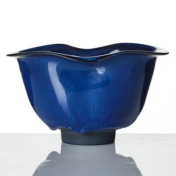 Wilhelm Kåge, two stoneware bowls, Gustavsberg Studio 1945.