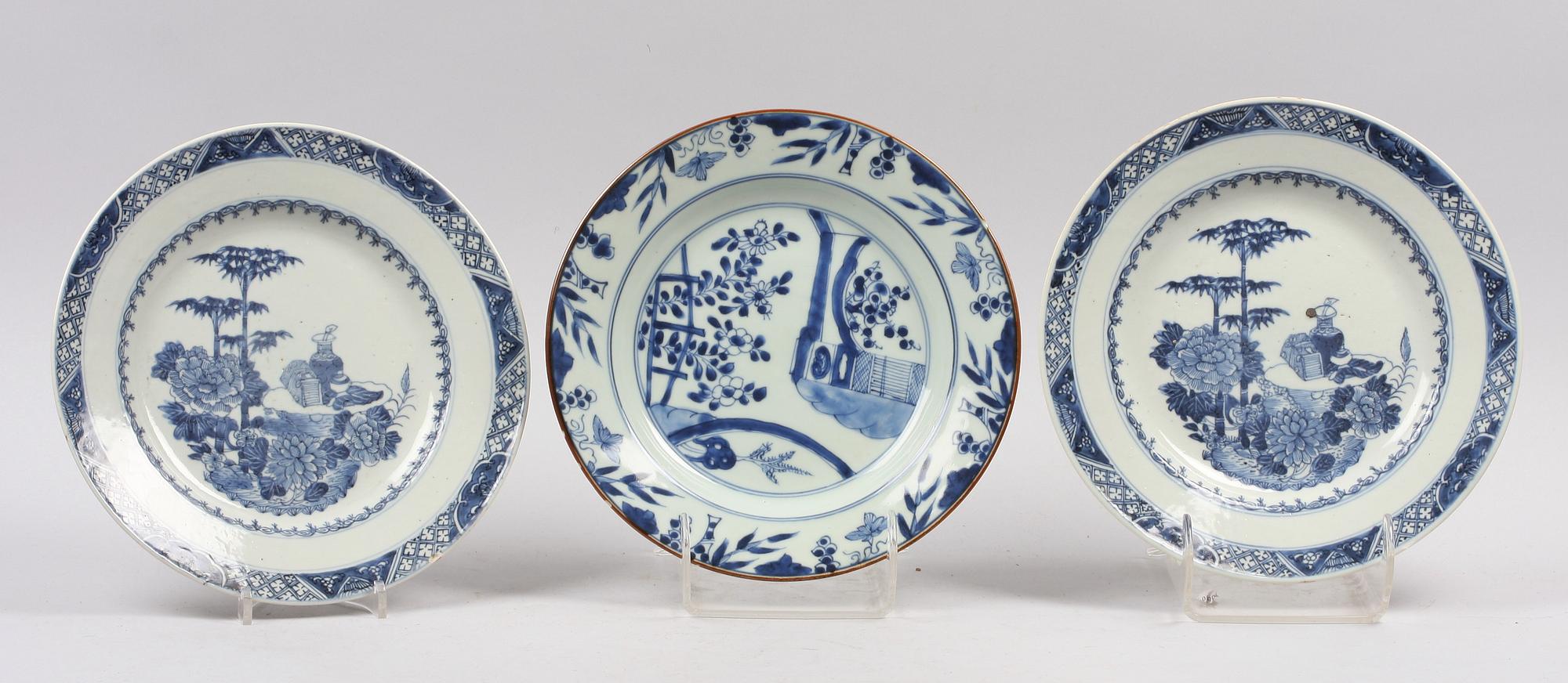 TALLRIKAR, 5 st, porslin, Qianlong, Kina, 1700-tal.