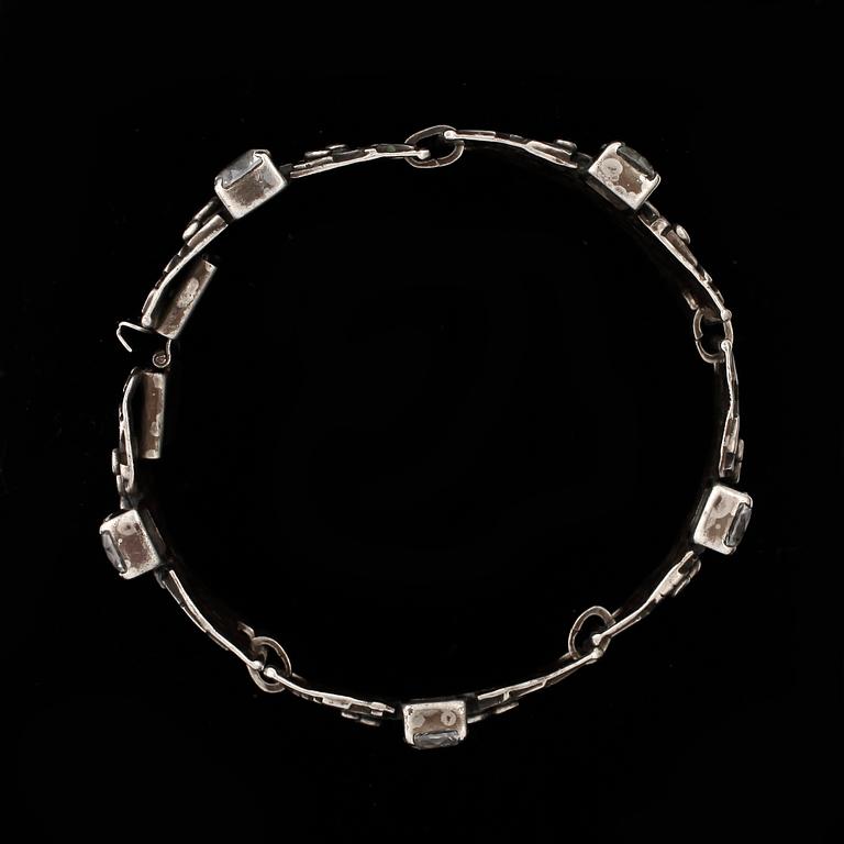 ARMBAND, silver och bergkristall, 1950, Sverige, ca 61 gram.