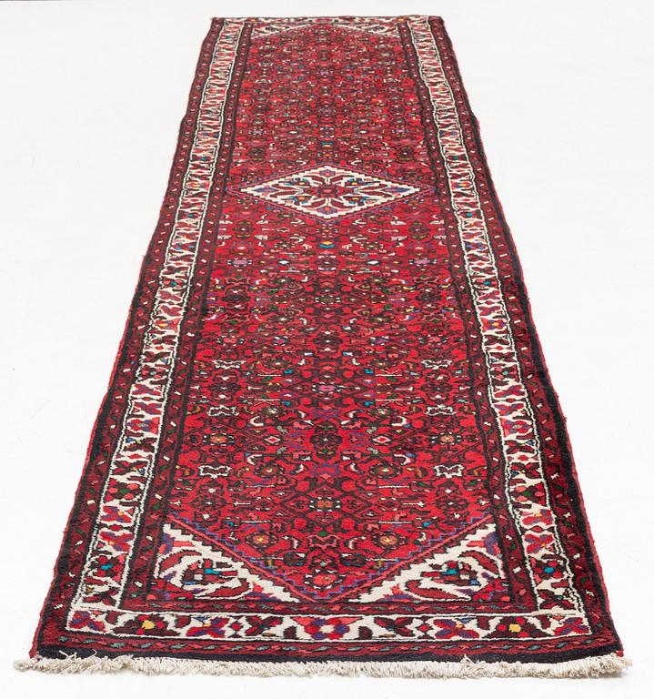 A Bakhtiari Runner, circa. 406 x 87 cm.