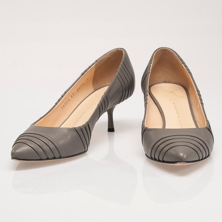 KENGÄT, Giuseppe Zanotti.