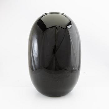 Piet Hein, vaser 2 st, "Super Vase" samt "Twister" signerade.