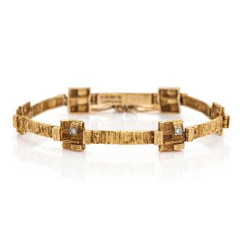 Björn Weckström, an 18K gold 'Diamond etapes' bracelet with single-cut diamonds, Lapponia 1975.