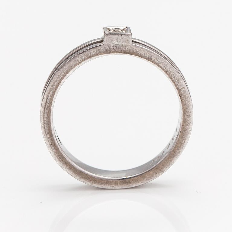 Ring, 14K vitguld, diamant ca 0.04 ct. Kultasarvi, Åbo.