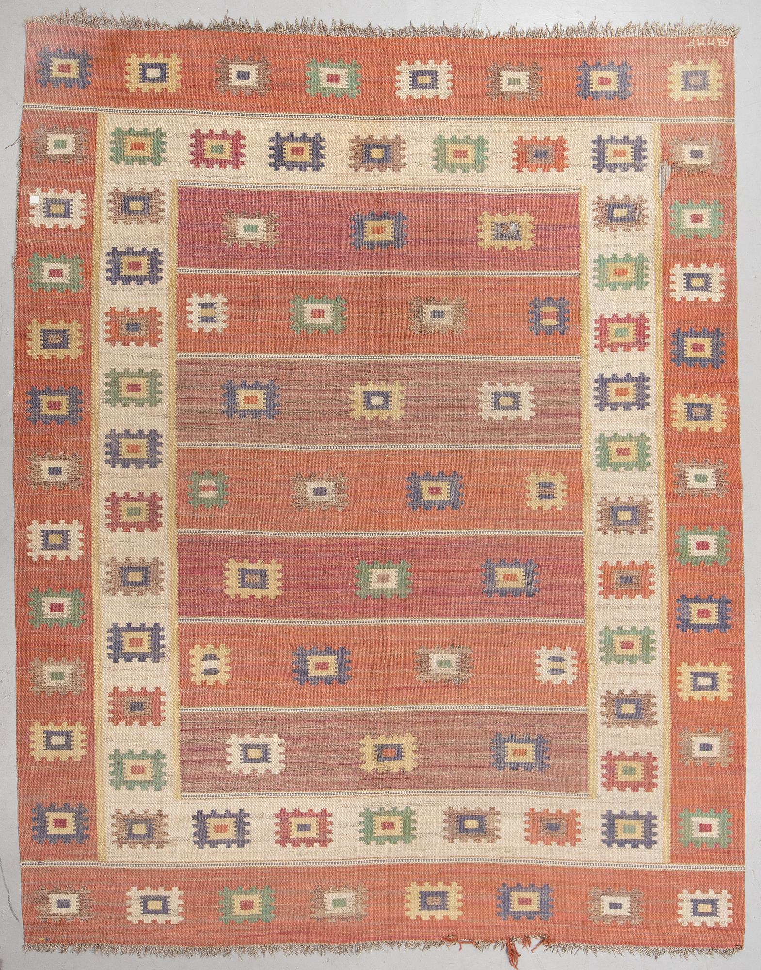 Märta Måås-Fjetterström, a carpet, "Röd grön äng", flat weave, ca 328-333 x 258,5-262 cm, signed AB MMF.