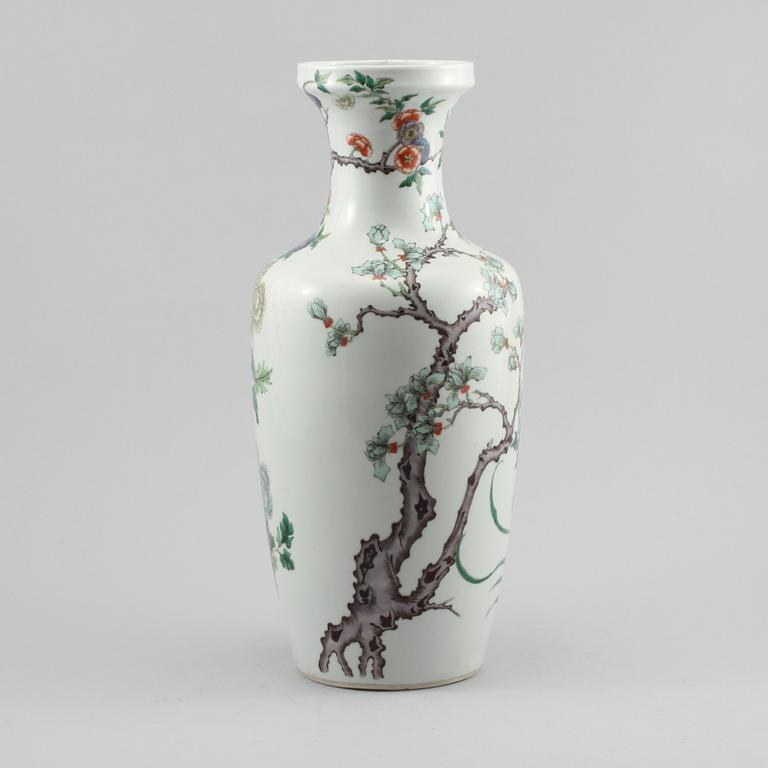 VAS, porslin, Kina, 1900-tal/modern tillverkning.