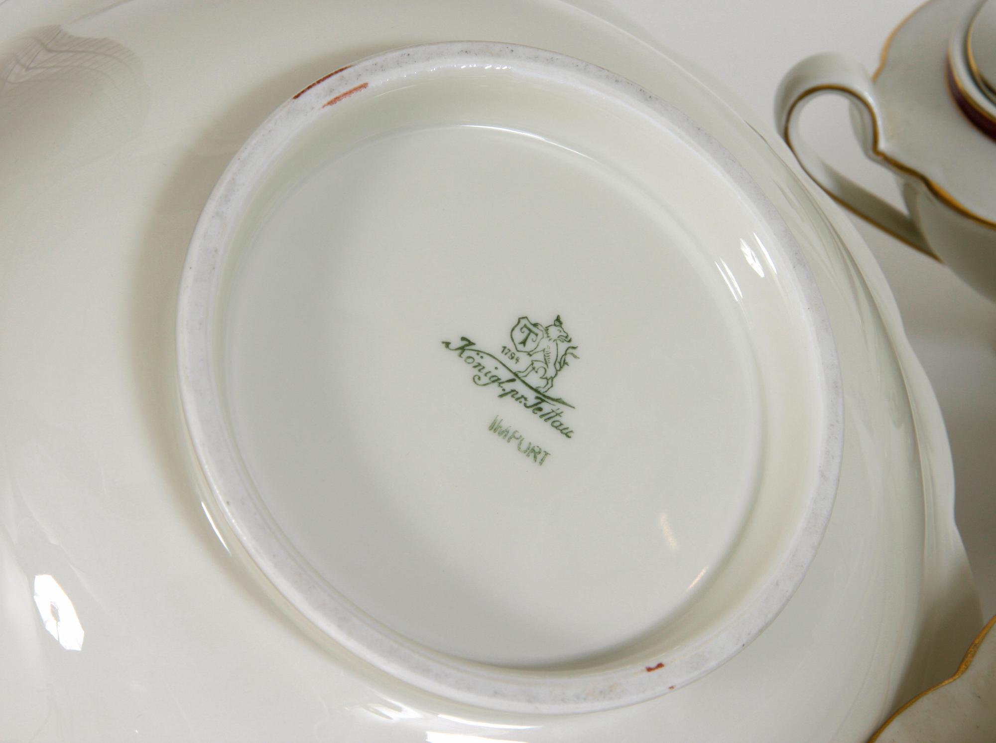 MAT- OCH KAFFESERVISDELAR, 75 st, porslin, Königl pr. Tettau.