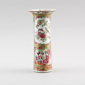 VAS, porslin, Kina, Kanton, 1800-talets mitt.