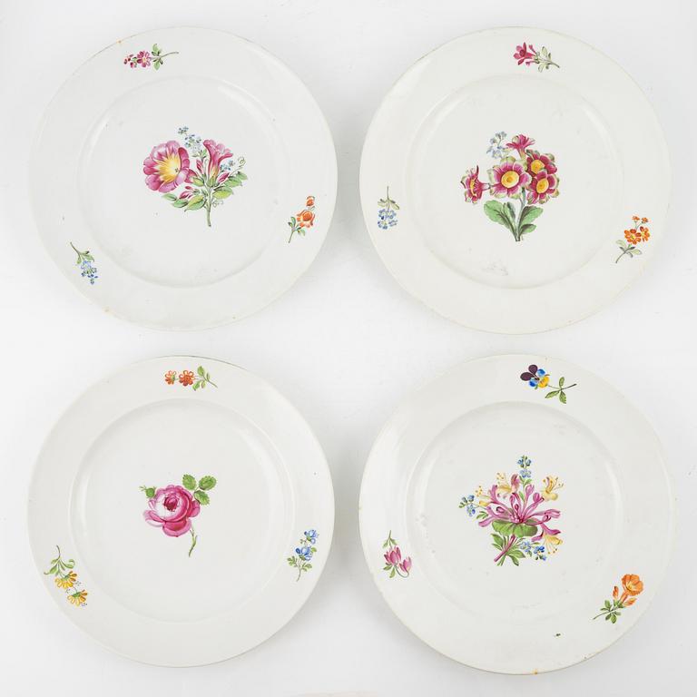 A set of 12 Meissen dishes, 18/19thth Century.