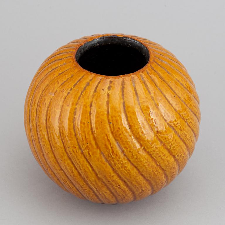 Gunnar Nylund, a stoneware vase, Rörstrand, Sweden ca 1948, model ABA.