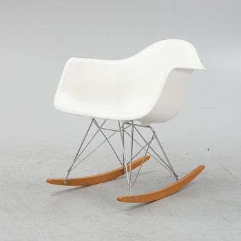 Charles & Ray Eames, a 'Eames Plastic Armchair RAR", Vitra, 2015.