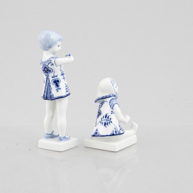 Hanne Varming, a pairof figurines, , "Musselmalet", Royal Copenhagen.