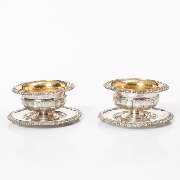 Gustaf Möllenborg, a pair of silver sauce bowls on stands, Stockholm, 1838.