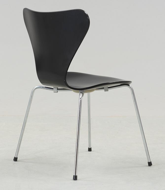 STOL, "Sjuan", Arne Jacobsen, Fritz Hansen, bär datering 1970.