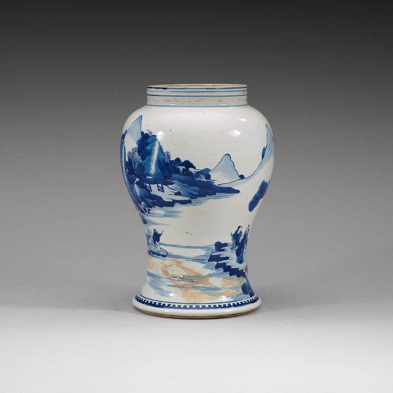 A blue and white jar, Qing dynasty, Kangxi (1662-1722).