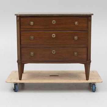 A Gustaivain style chest of drawers, around 1900.