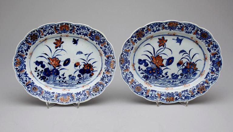 STEKFAT, två stycken, kompaniporslin. Qing dynastin, Qianlong (1736-95).
