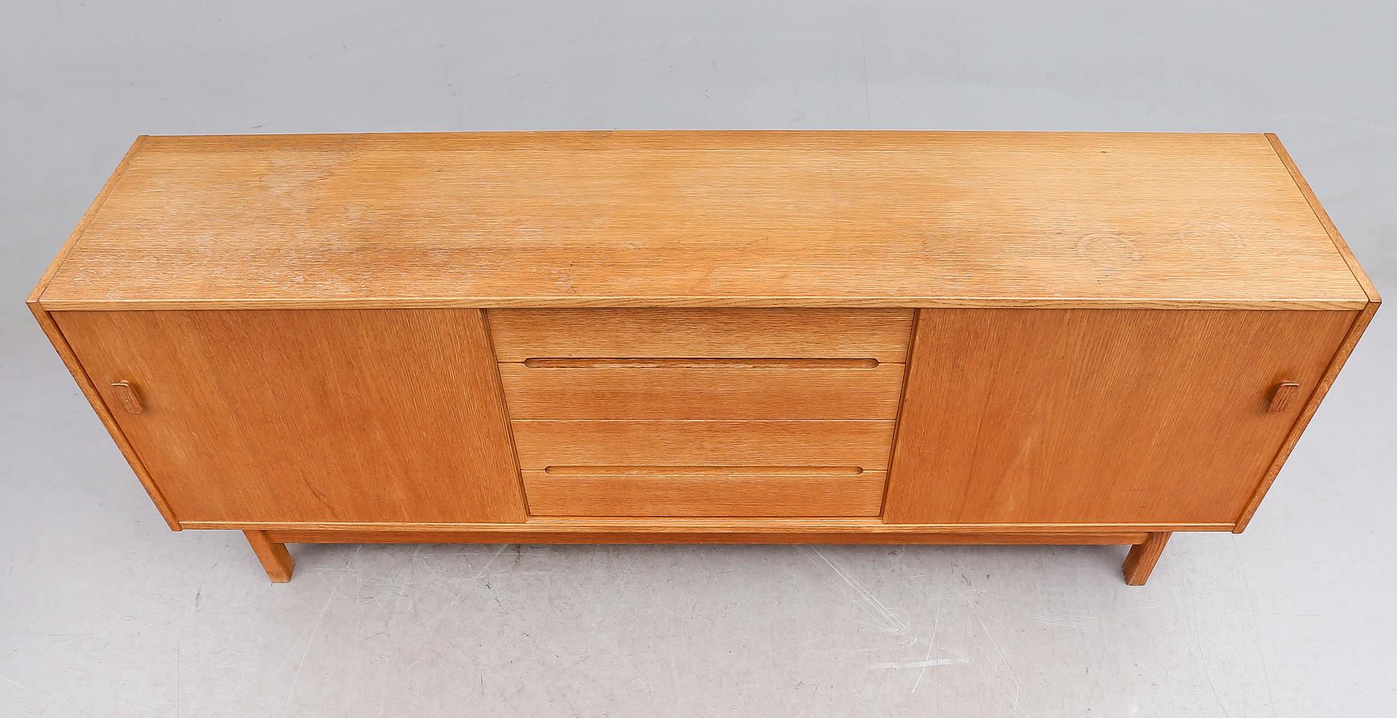 SIDEBOARD, "Arild", Nils Jonsson, Troeds, 1900-talets andra hälft.