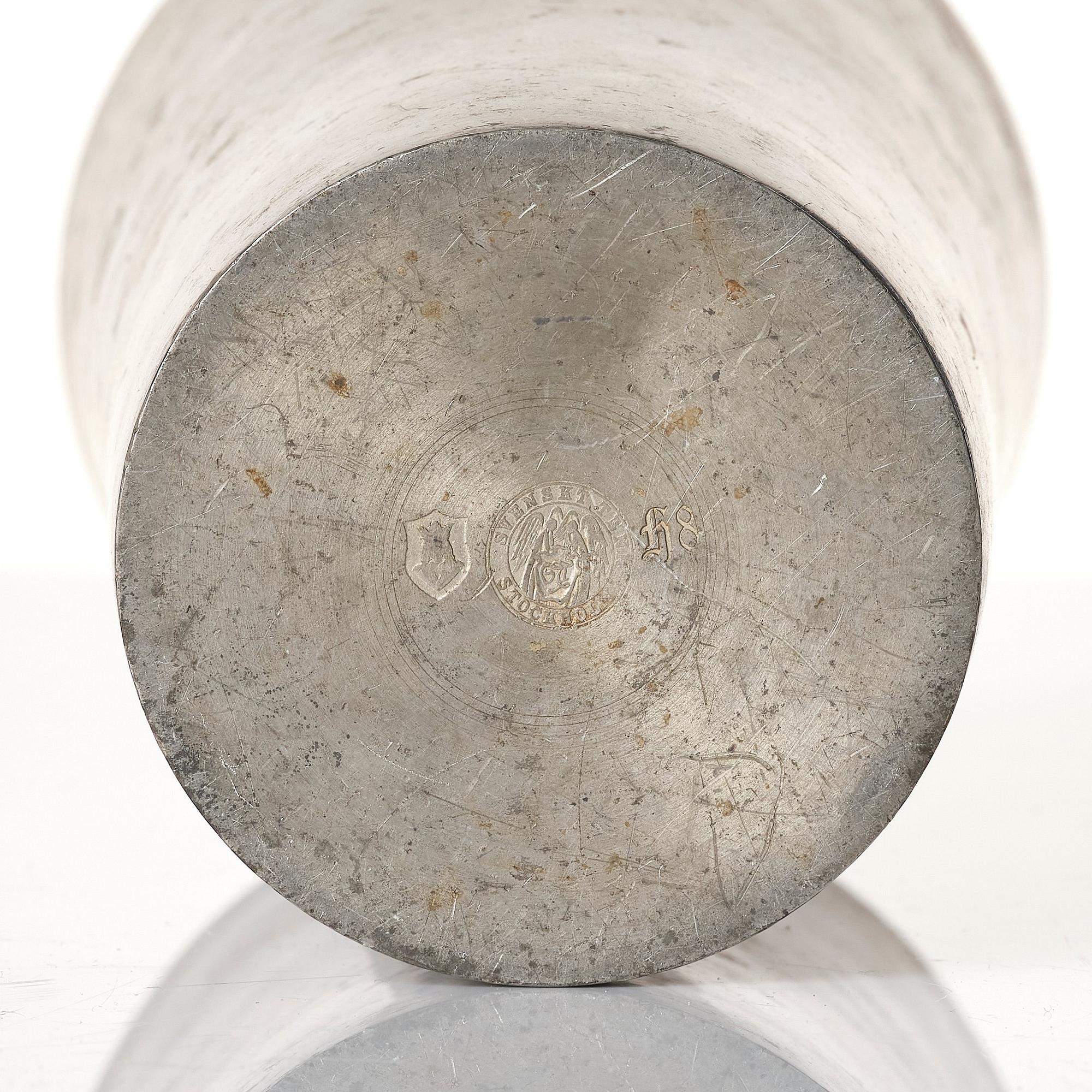 Björn Trägårdh, a pewter cocktail shaker model "A 2090", Firma Svenskt Tenn, Stockholm 1934.