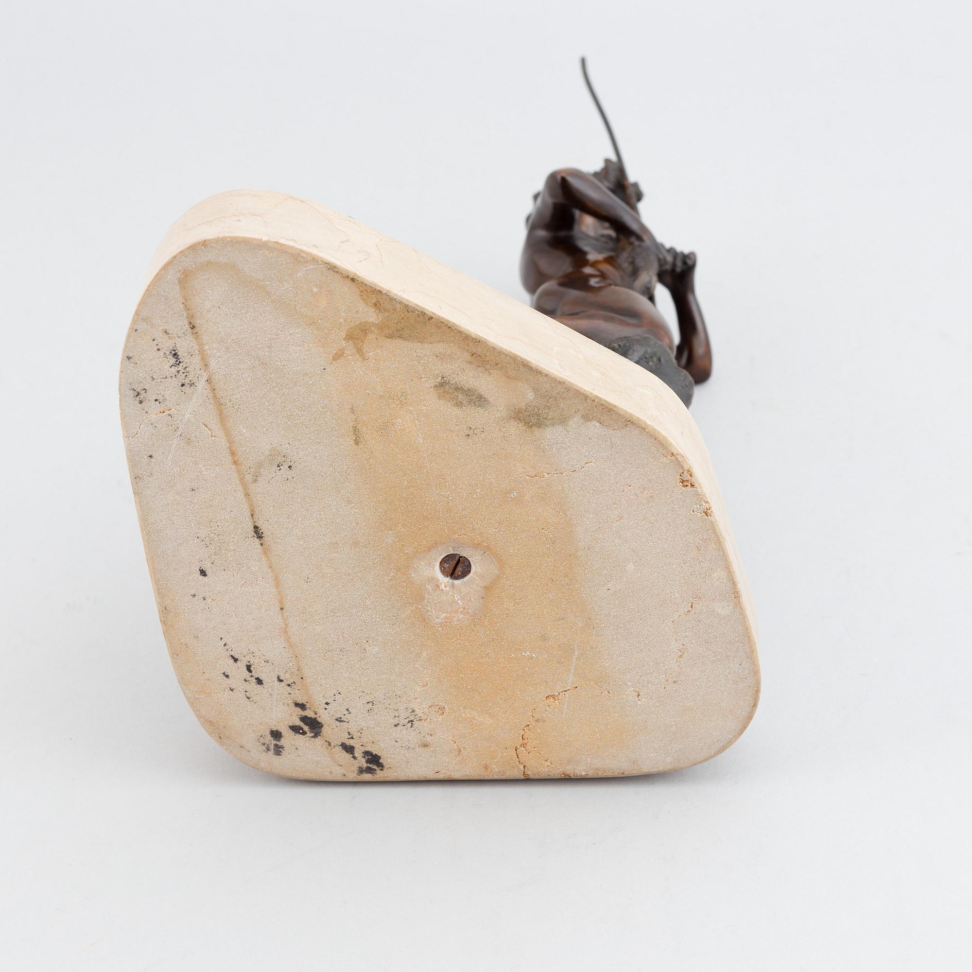 Unknown artist 20th Century. Sculpture. Bronze. Signed with initials V.G. Geight 25.5 cm (incl base 39 cm).