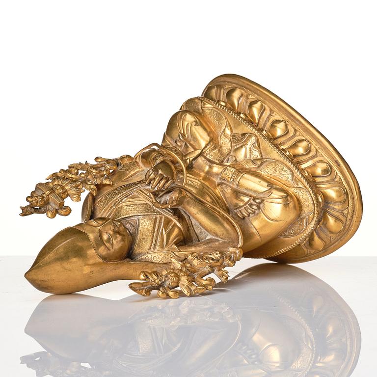 Tsongkapa, förgylld kopparlegering. Tibetokinesisk, 1700/1800-tal.