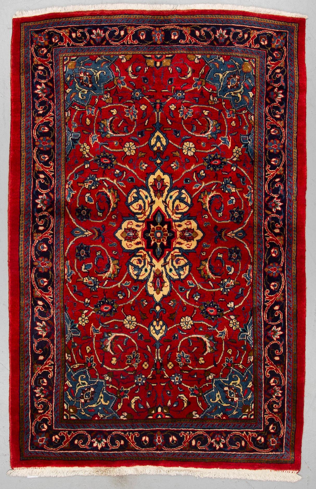 A RUG, Sarouk, ca 213 x 139 cm.
