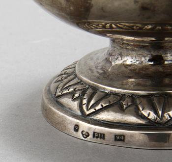 VAS samt BÄGARE, silver, Danmark samt otydliga stämplar, 1852. Vikt 359 gram.