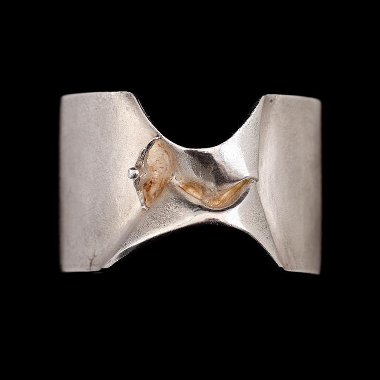 ARMRING, "Mannen från Mercurius" sterling silver, Björn Weckström Lapponia 1969. Vikt ca 76 g.