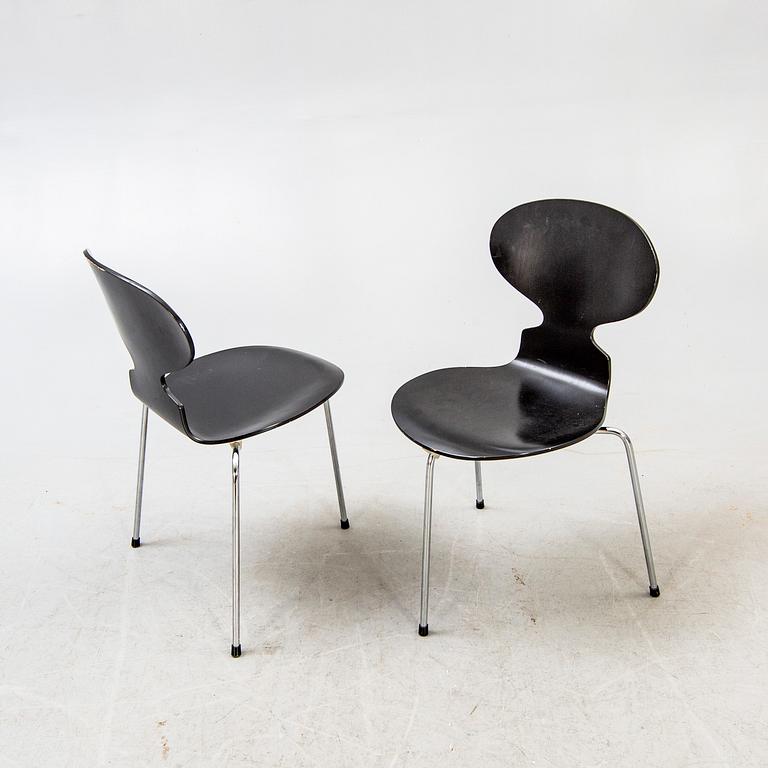 Arne Jacobsen, stolar ett par "Myran" för Fritz Hansen 1991.