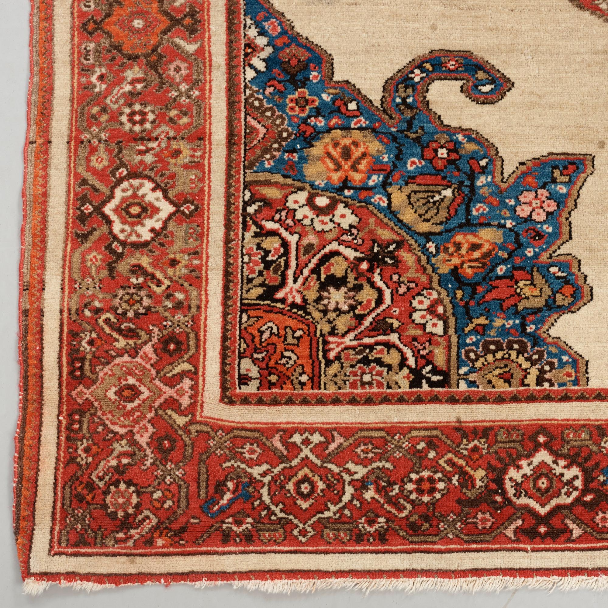 RUG. Semi-antique Malajir. 198 x 132 cm.