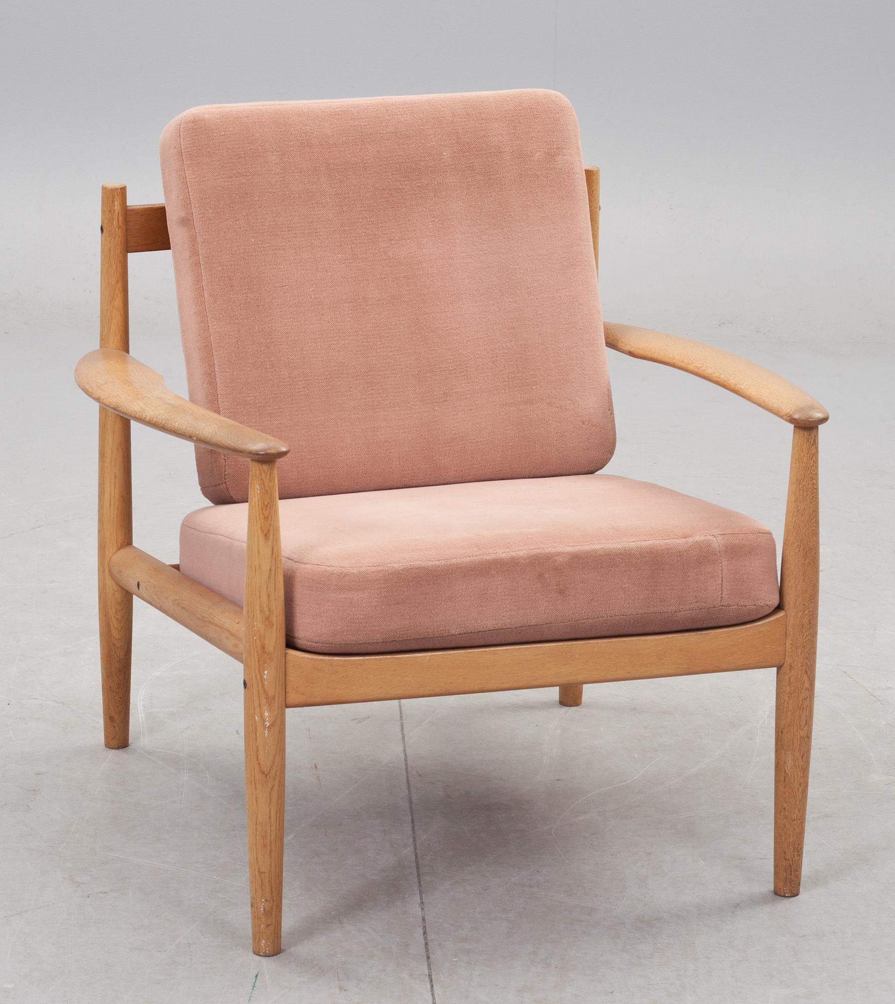 KARMSTOL, möjligen Grete Jalk, etikettmärkt France & Son, Danmark.