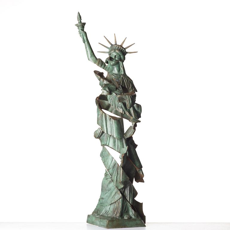 Fernandez Arman, "Statue of Liberty, horizontally sliced".