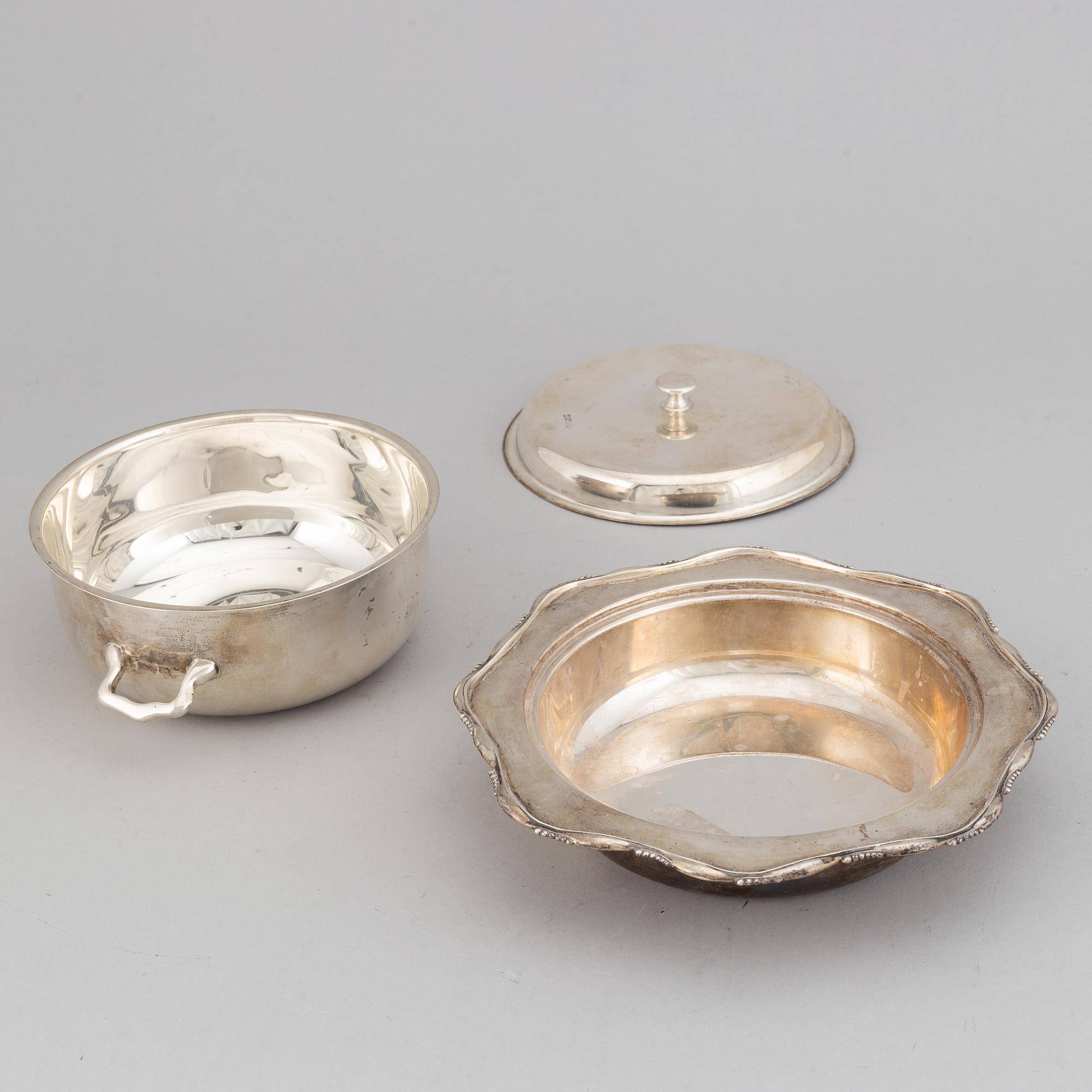 Richard Woodman Burbridge / Harrods Ltd, a silver bowl, dish and lid, Sheffield 1939.