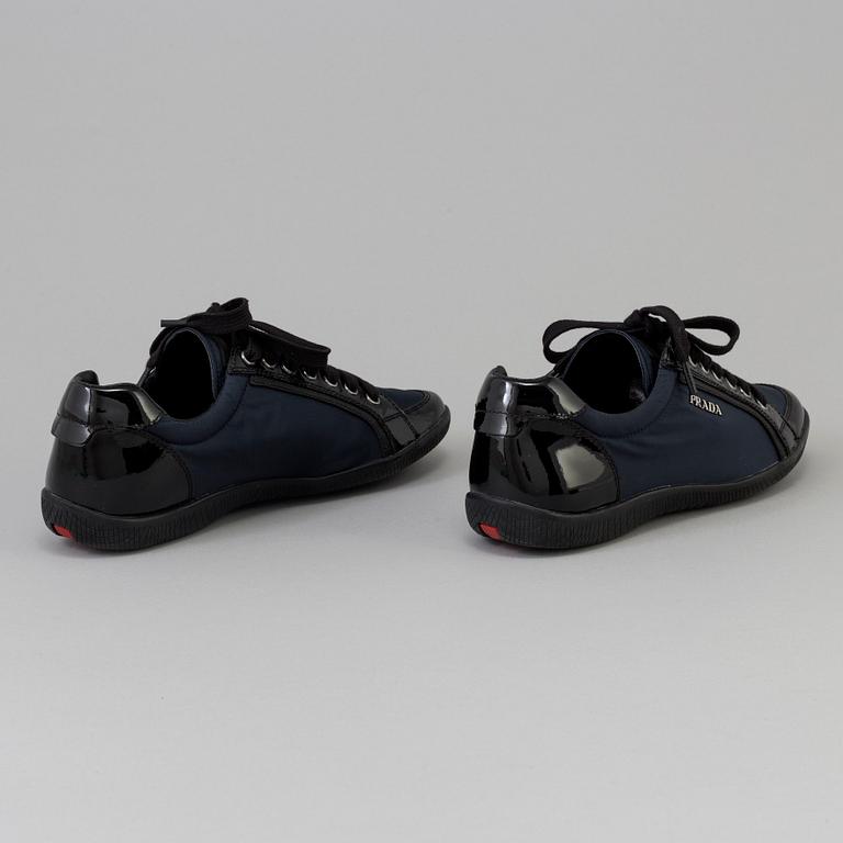 SNEAKERS, Prada, storlek 37.