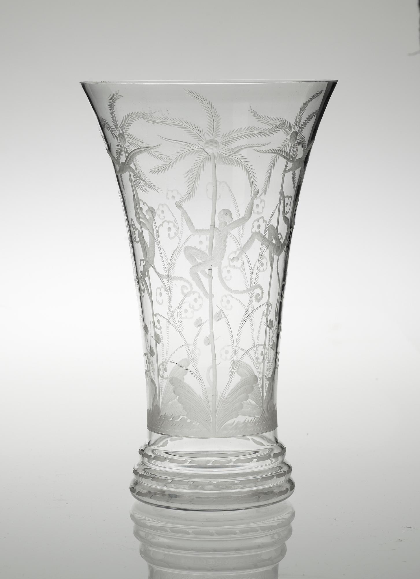 An Edward Hald engraved glass vase, Orrefors 1925.