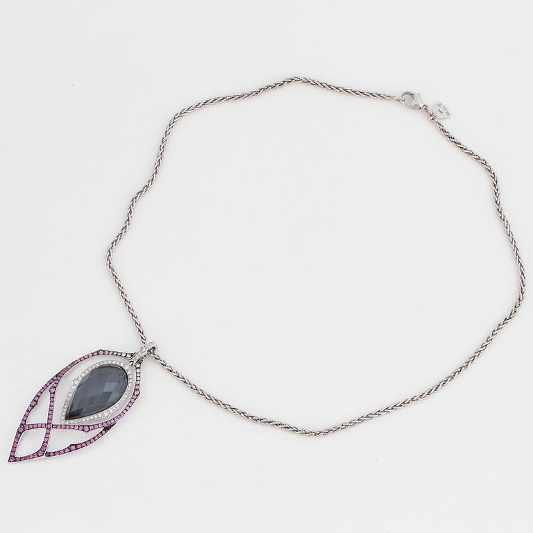 A Stephen Webster "Crystal Haze" necklace.