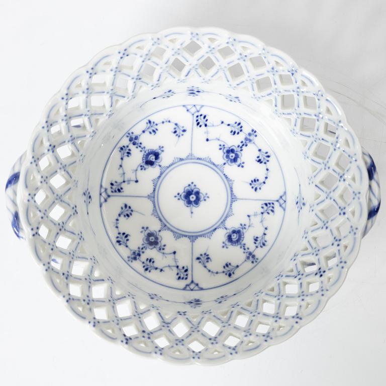 Royal Copenhagen, gallerskål med fat, "Musselmalet", Danmark, 1889-1922.