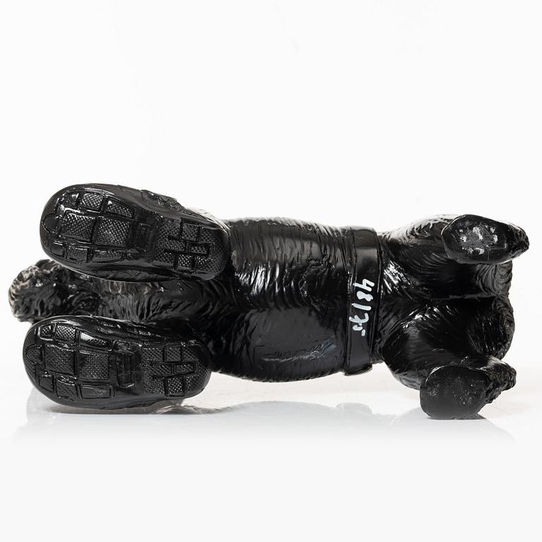 William Sweetlove, "Cloned Griffon Bruxellois with pet bottle" (Black).