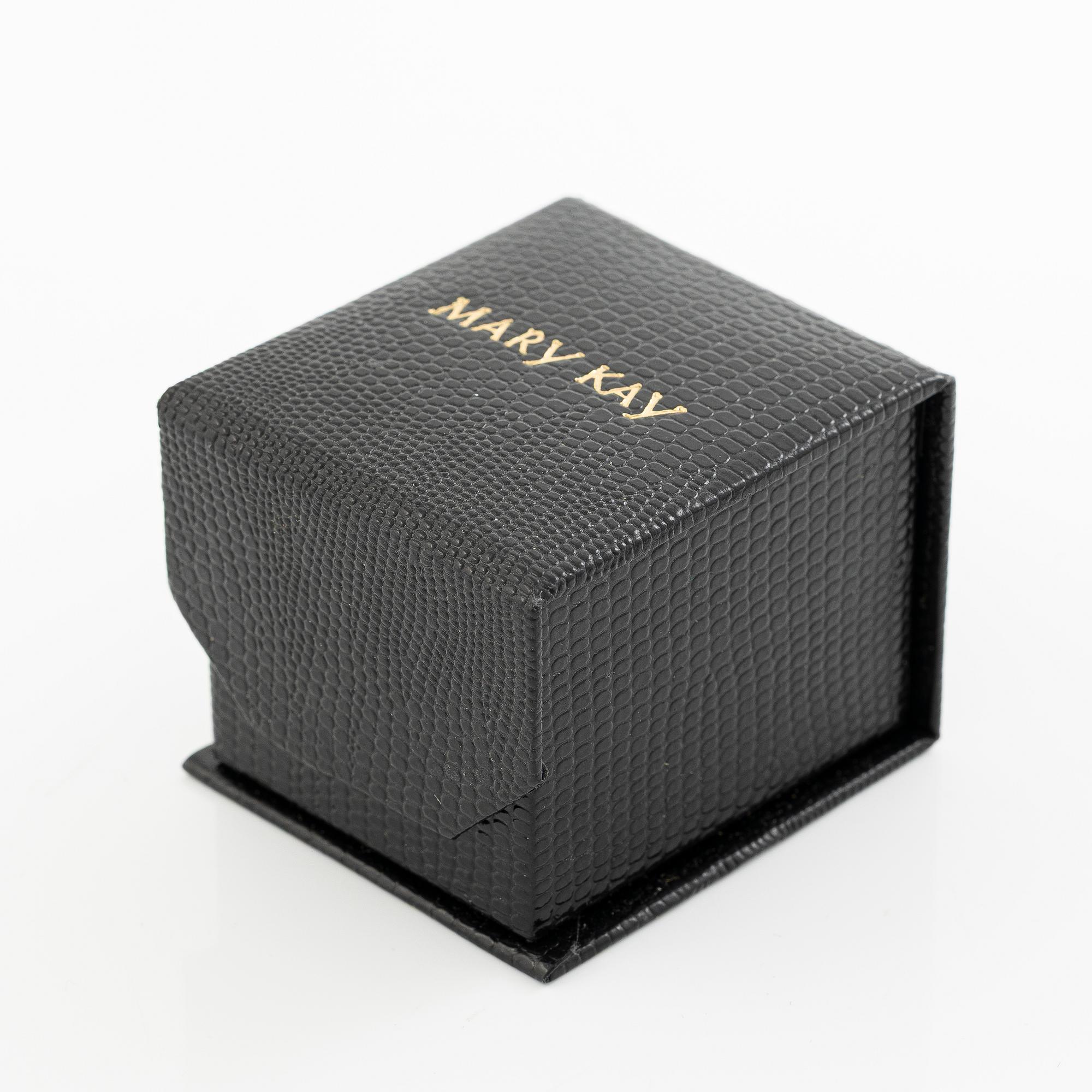 Brooch in the form of a bee, 14K gold with brilliant-cut diamonds.