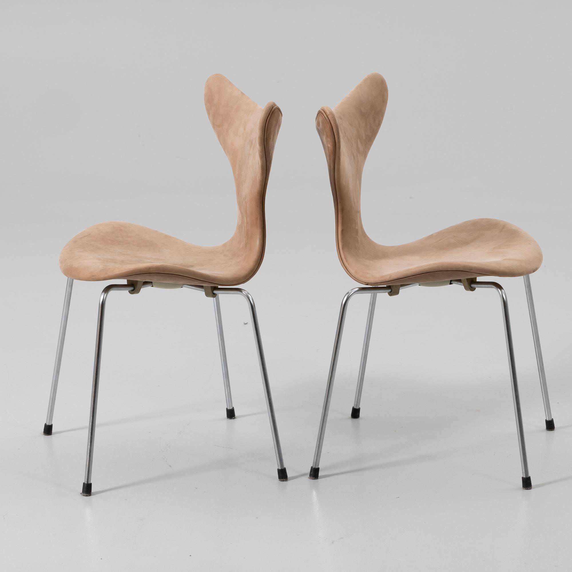 Arne Jacobsen, 8 chairs, “Måsen”/“Liljan”, Fritz Hansen, Denmark.