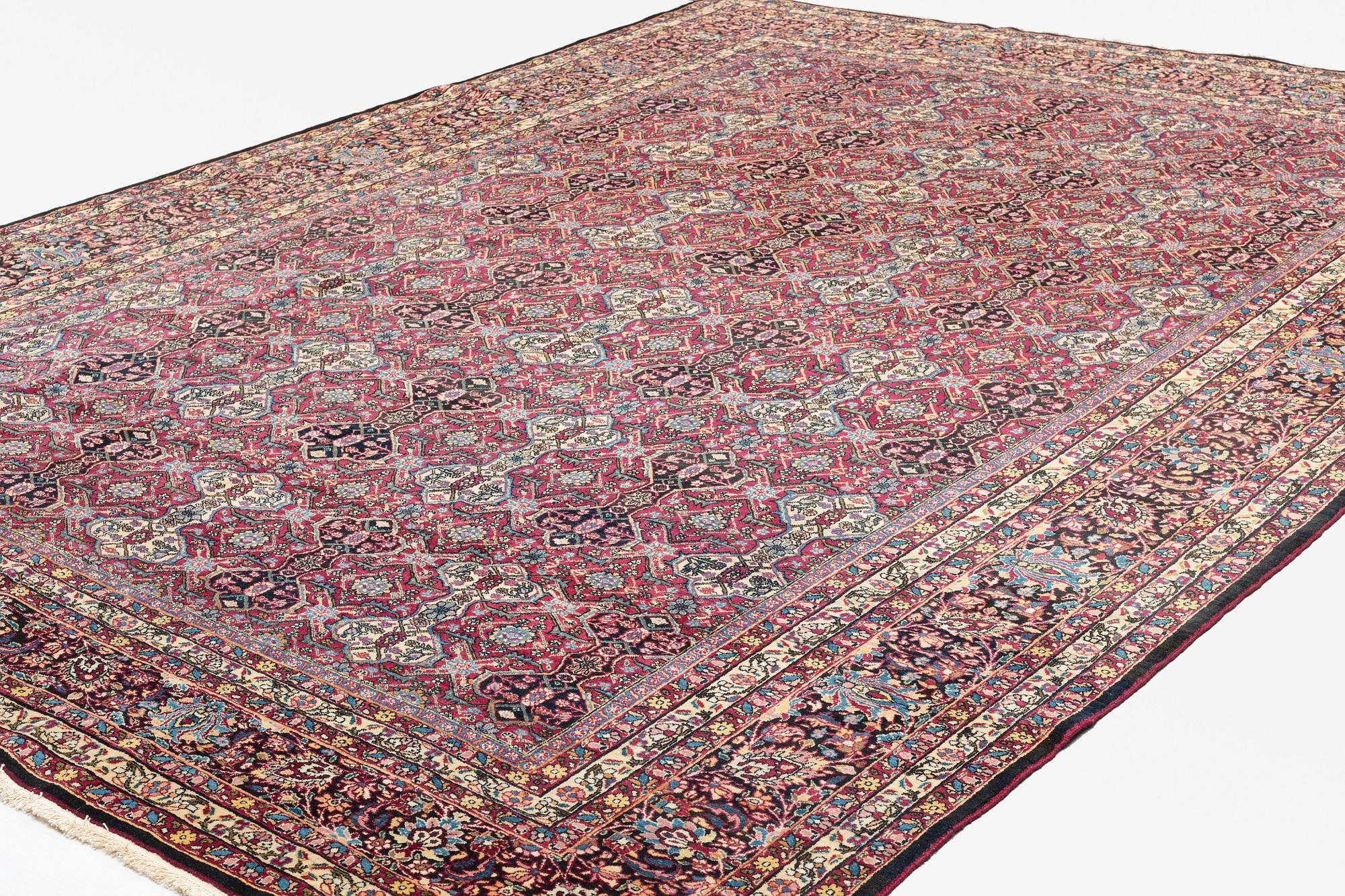 Matta, semiantik, Semnan, ca 412 x 302 cm.