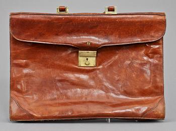 PORTFÖLJ, Etienne Aiger, 1900-talets fjärde kvartal.