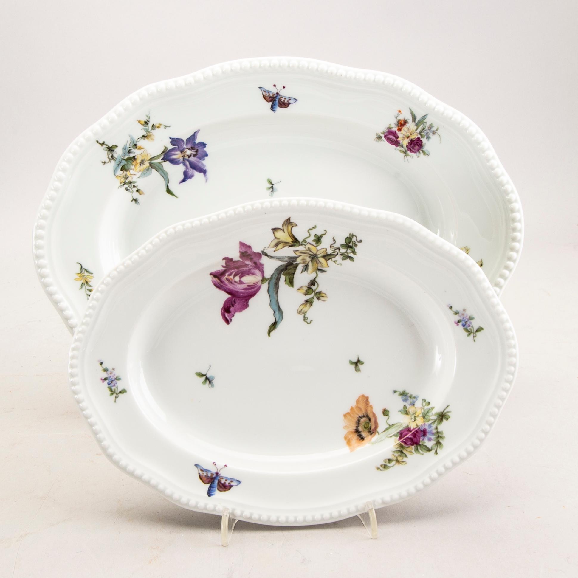 A 76 pcs Rosenthal porcelain service mid 1900s.