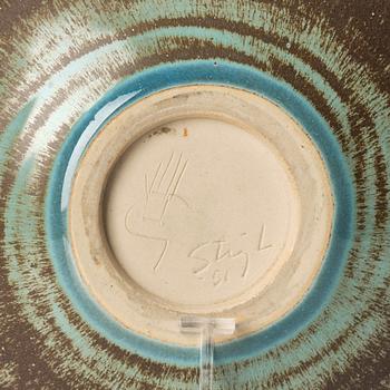 Stig Lindberg, a stoneware dish, Gustavsberg studio, Sweden 1951.