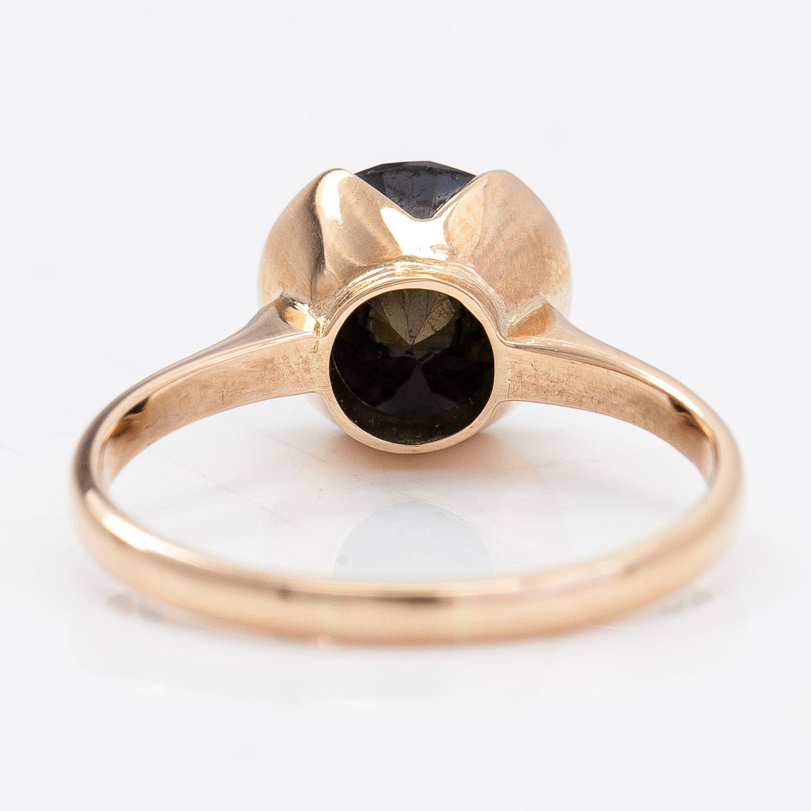 Ring, 14K guld med en briljantslipad svart diamant 2.84 ct. Kultakeskus, Tavastehus. Med IGI report.